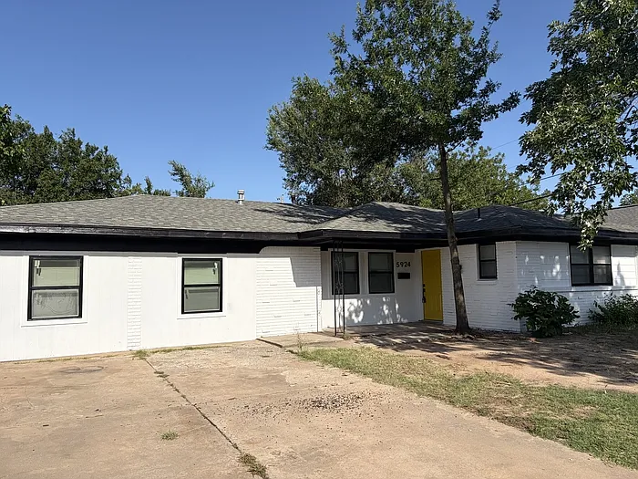 5924 N College St — Photo 1