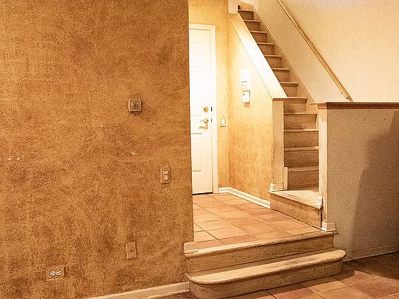 4th image of 1410 S Prairie Ave