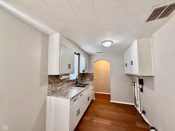 3rd image of 2310 Mellen Rd