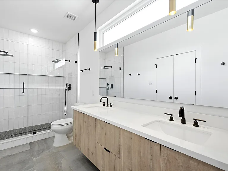 1307 Bayou St #B — Photo 26