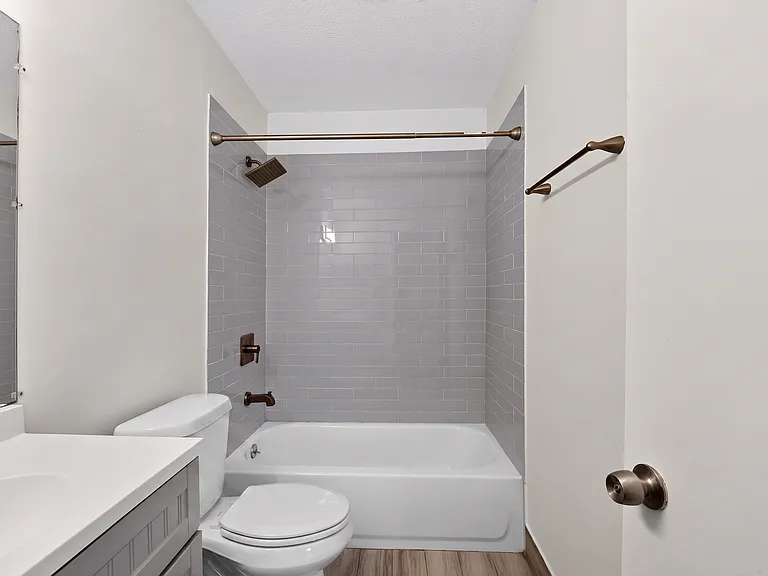 732 SE 15th St #1 — Photo 26