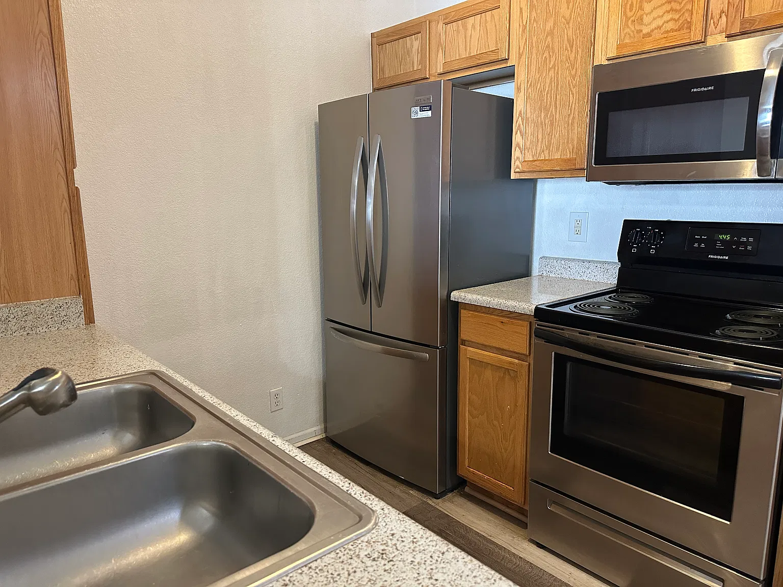 2 bed, 1061 sqft, $1,575 — Photo 4