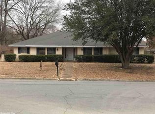 2405 Sheffield Dr, Pine Bluff, AR 71603