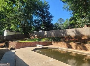 538 Cole Dr SW, Lilburn, GA 30047
