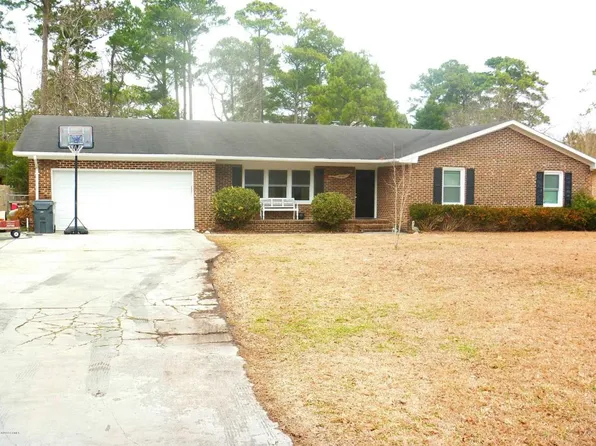 3622 Sunny Dr, Morehead City, NC 28557