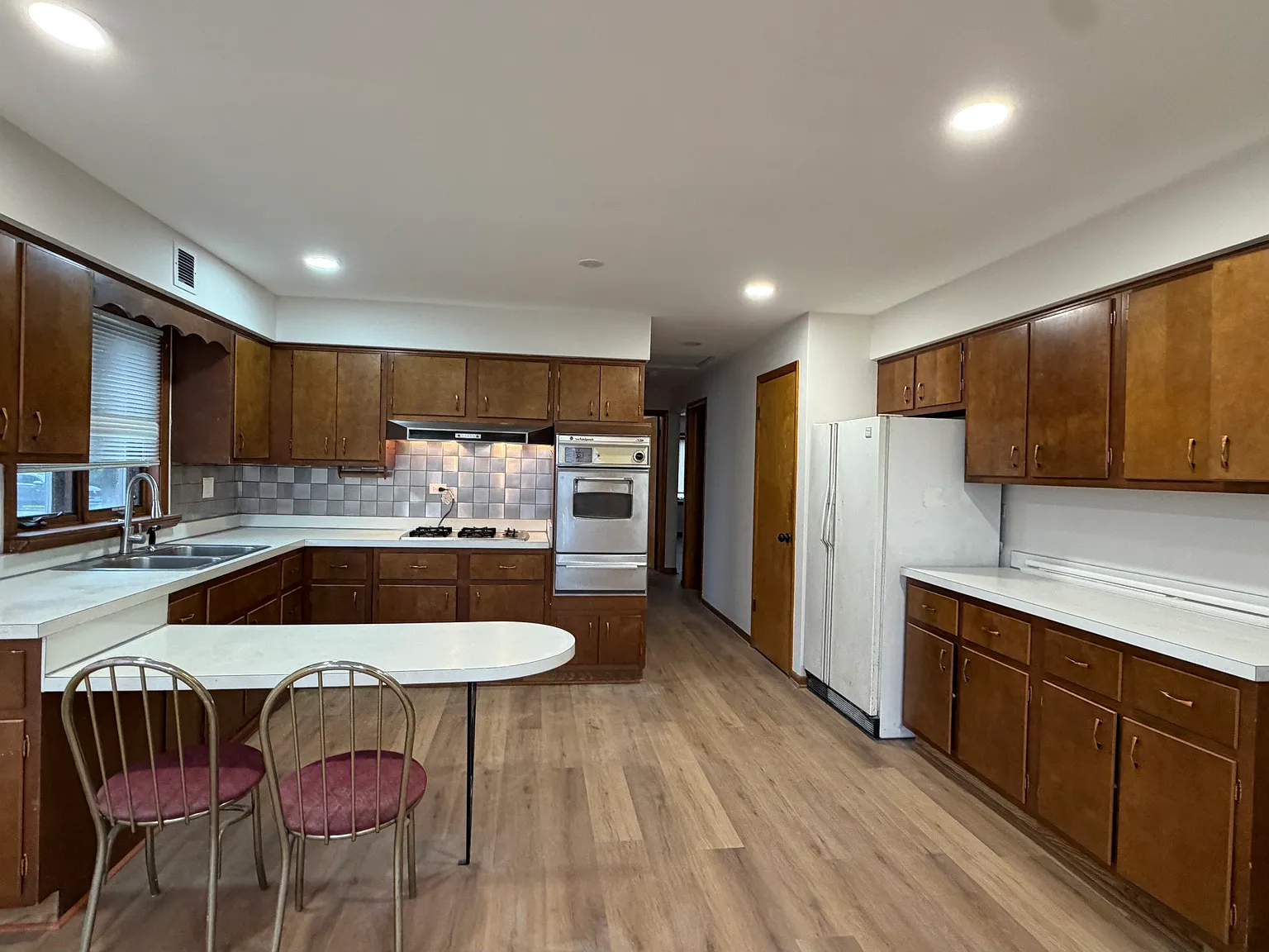 3 bed, 2538 sqft, $2,000 — Photo 3