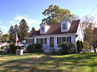 100 S Sunset Dr, Greentown, PA 18426