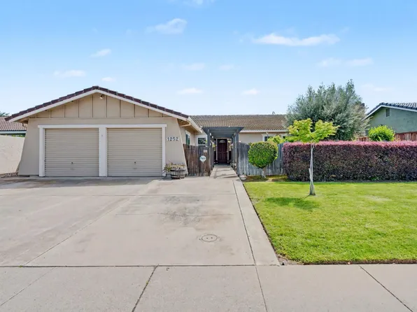 1252 Sterling Pl, Manteca, CA 95336