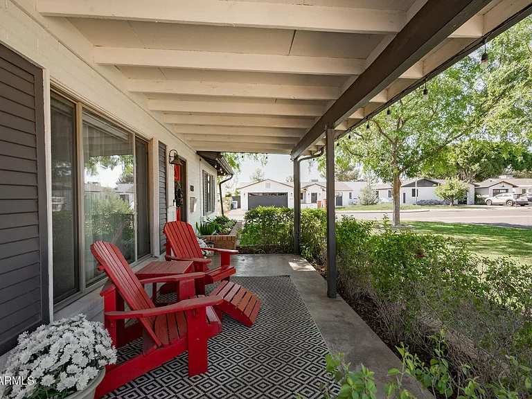 4813 E Fairmount Ave — Photo 2