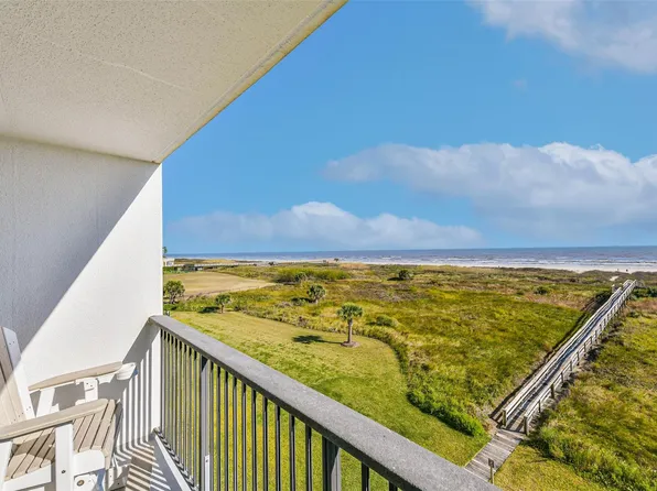 415 E Beach Dr APT 305, Galveston, TX 77550