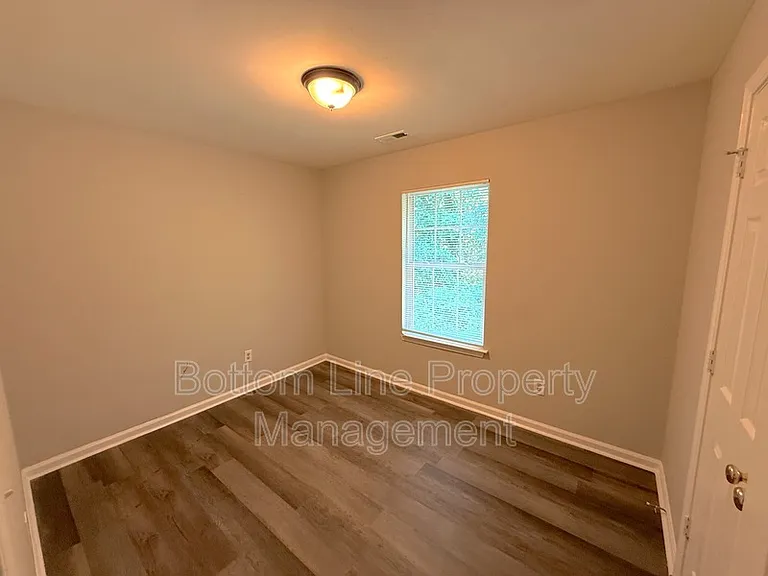 5211 Windy Valley Dr — Photo 10