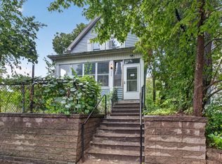 688 Magnolia Ave E, Saint Paul, MN 55106