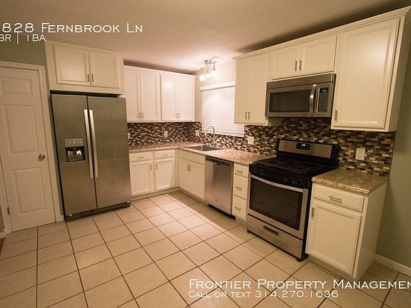 3rd image of 1828 Fernbrook Ln