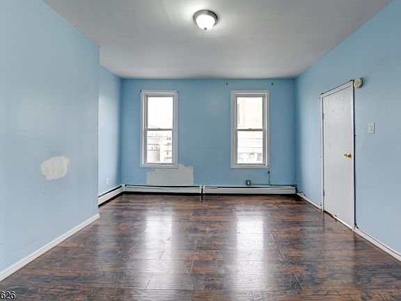 3rd image of 442 Elizabeth Ave