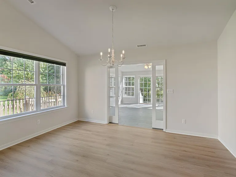 1081 Wintergreen Ln — Photo 19