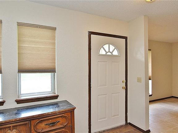 3rd image of 653 W Juniper Dr