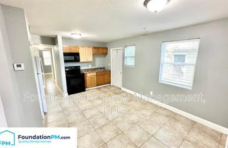 1165 Krayer St #3 — Photo 3