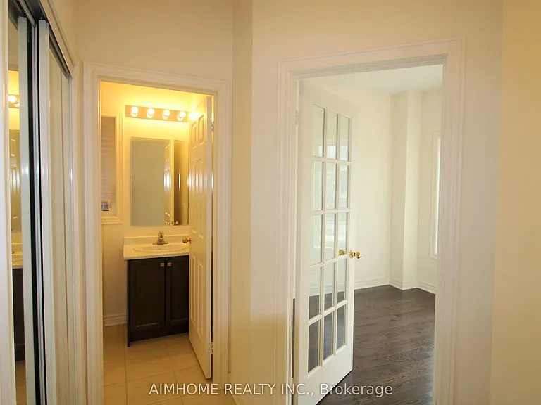 38 Foxberry Rd — Photo 8