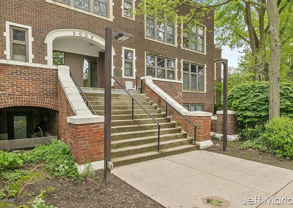 1st image of 2006 Wealthy St SE APT 206