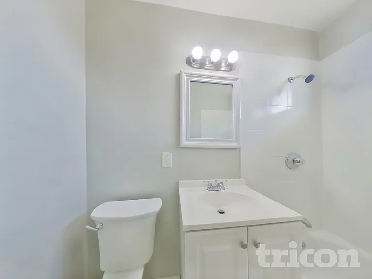 2754 Mayfair Ave — Photo 13