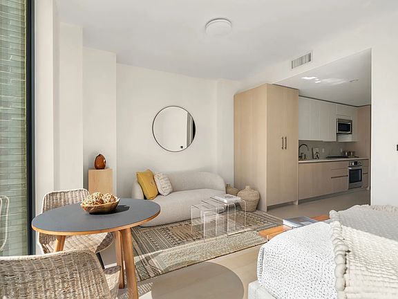 2nd image of 526 Union Ave #404
