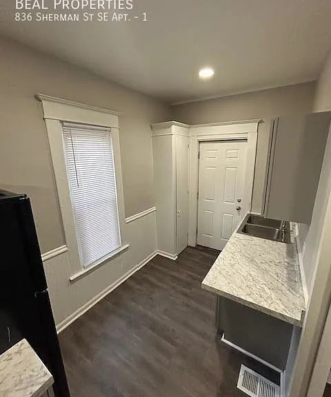 836 Sherman St SE #1 — Photo 7