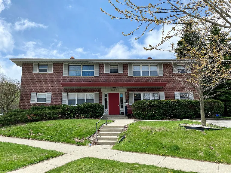 3020 W Fardale Ave — Photo 10