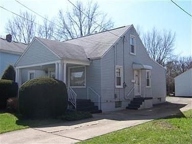 2nd image of 235 Potomac Ave