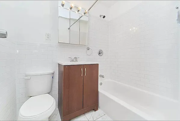 Rented by Compass | media 23