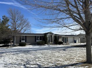 109 Elm St, Van Horne, IA 52346