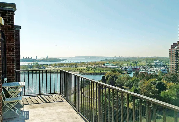 Sold by Weichert/Exchange Place | media 6