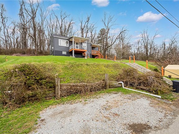 5th image of 32 Maple St