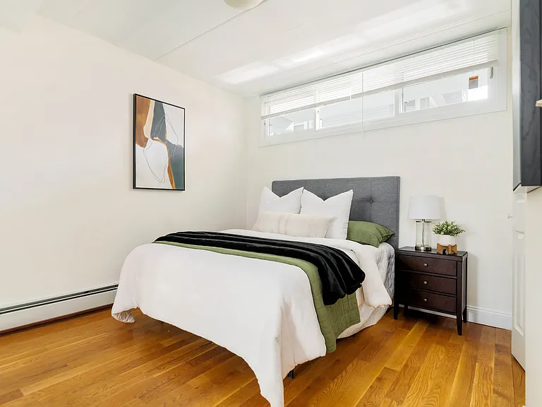 345 Harvard St #1D — Photo 6