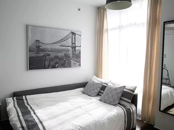 2nd image of 765 Park Pl #8X