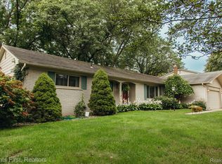 5430 Fieldcrest Dr, Shelby Township, MI 48316