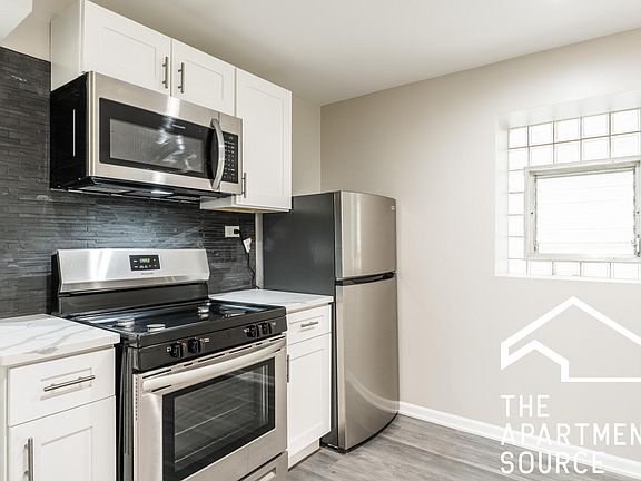 2nd image of 2853 W Dickens Ave