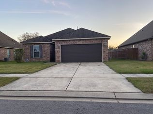 211 Elwick Dr, Lafayette, LA 70507