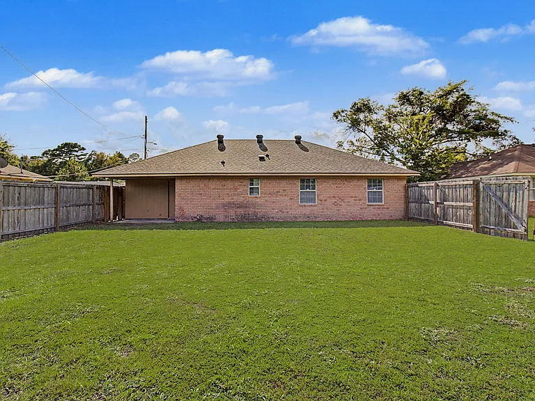1651 Latham Ct — Photo 30