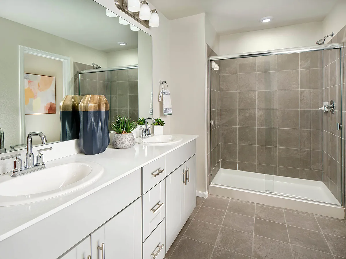 Master Bath - 5062 S Robb Ct