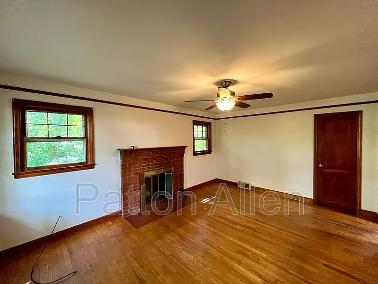 29 Evergreen Ave — Photo 9