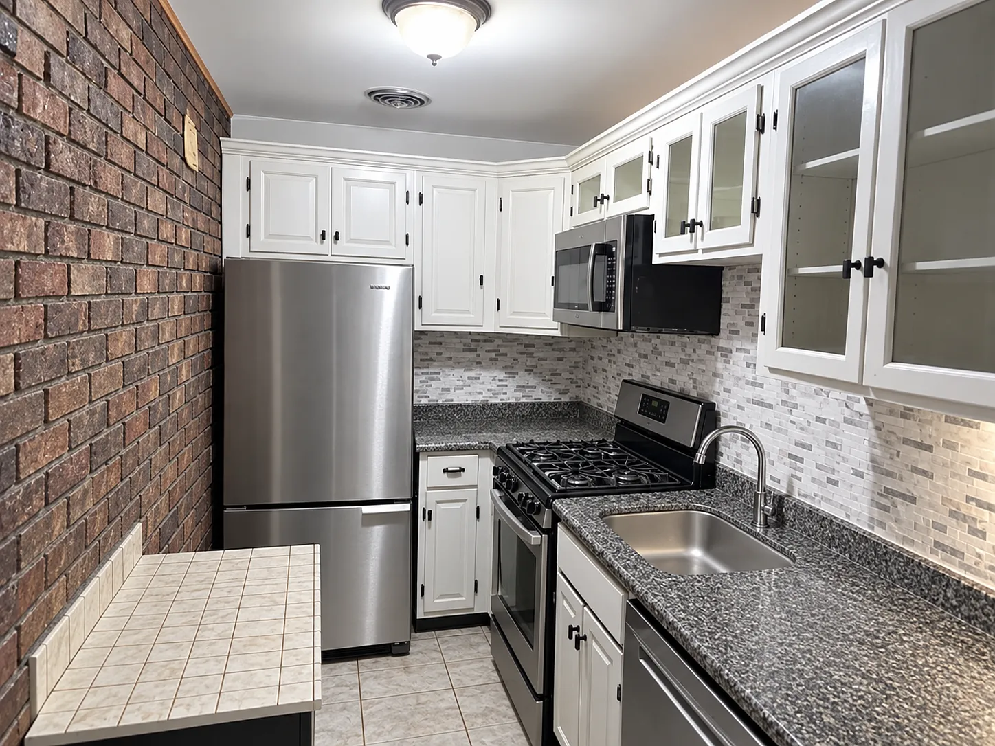2 bed, 1000 sqft, $3,200 — Photo 3
