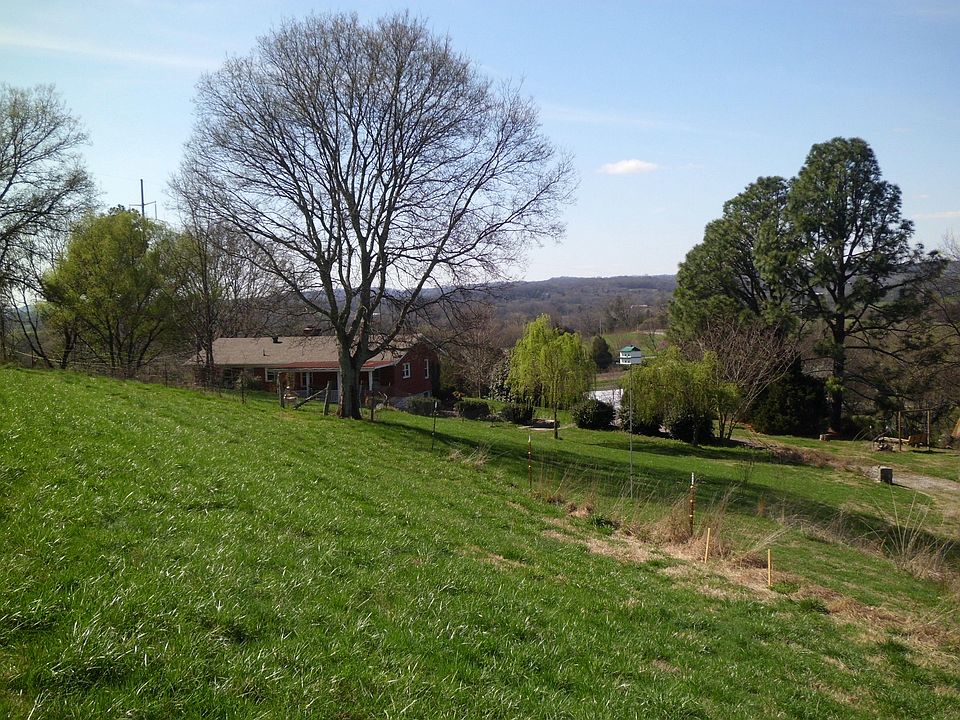 1st image of 652 Dobbins Pike