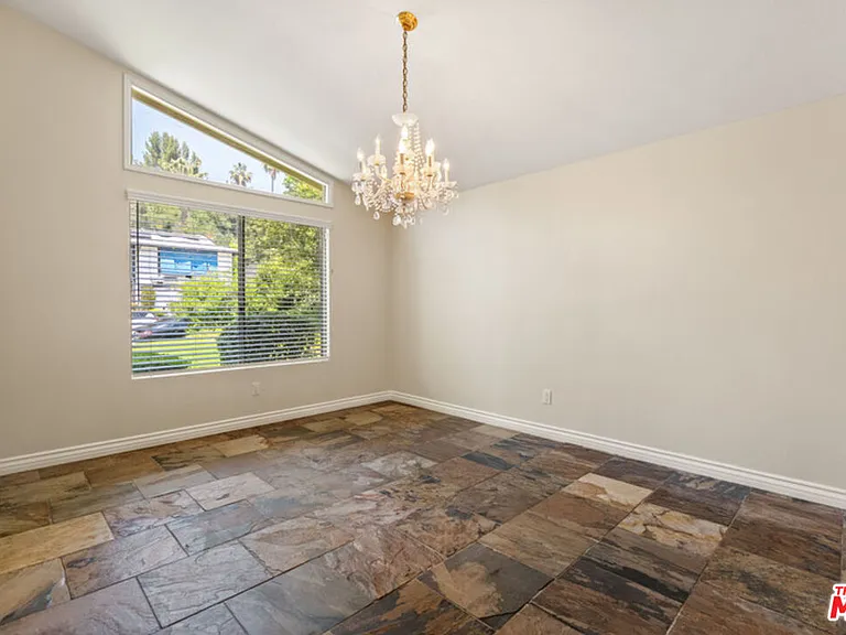 22840 Sparrowdell Dr — Photo 4