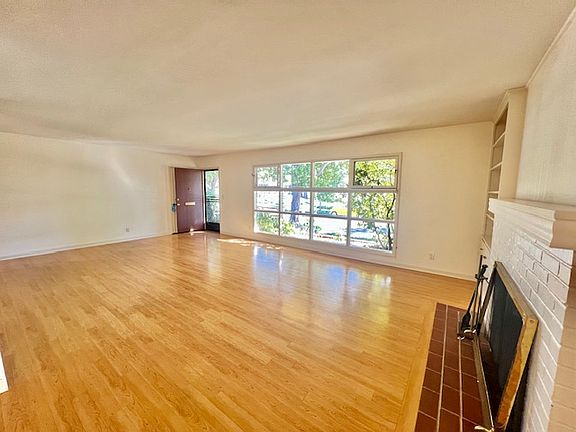 4th image of 135 E Valerio St #A