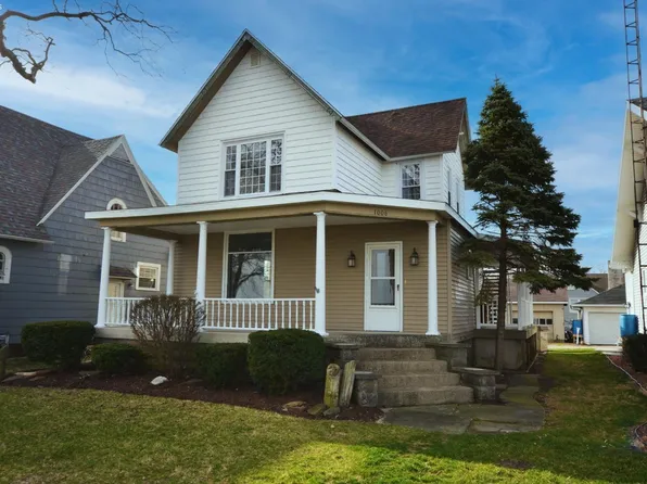 1006 E Perry St, Port Clinton, OH 43452