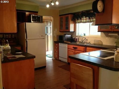 5th image of 4202 NE 40th Ave