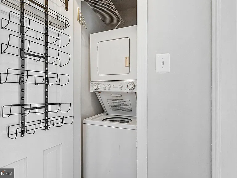 1808 W Abingdon Dr #301 — Photo 14