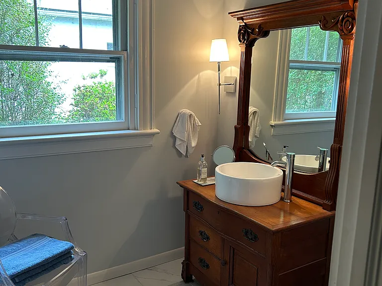 524 E Main St — Photo 9