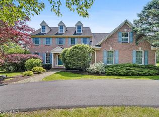 6 Hilander Dr, Loudonville, NY 12211