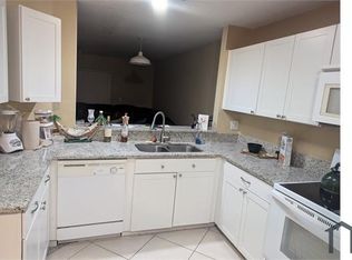 914 Summit Lake Dr, West Palm Beach, FL 33406